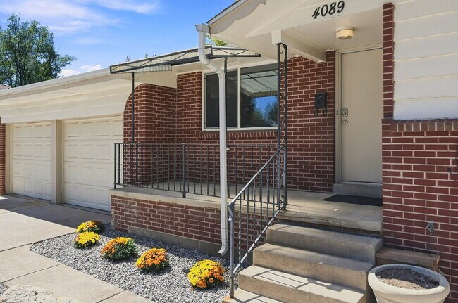Foto del edificio - 4089 Ames St