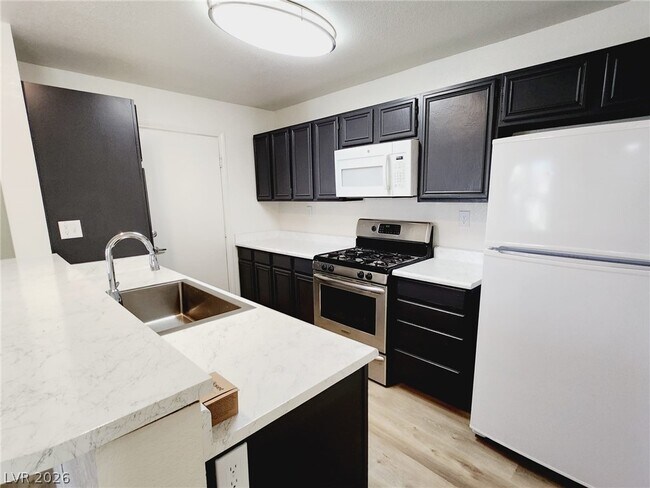 Building Photo - 2617 S Durango Dr