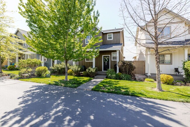 Foto del edificio - 63121 De Haviland Ct