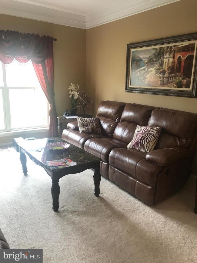 Foto del edificio - 1001 Hickory Ct