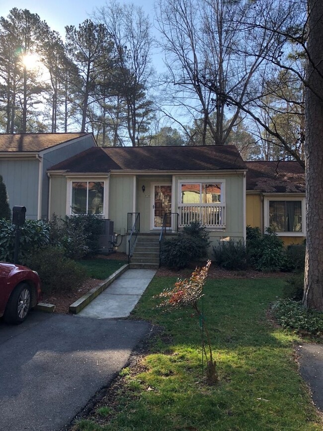 Building Photo - 838 Green Ridge Dr