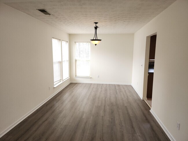 Foto del edificio - 2611 Garland Way