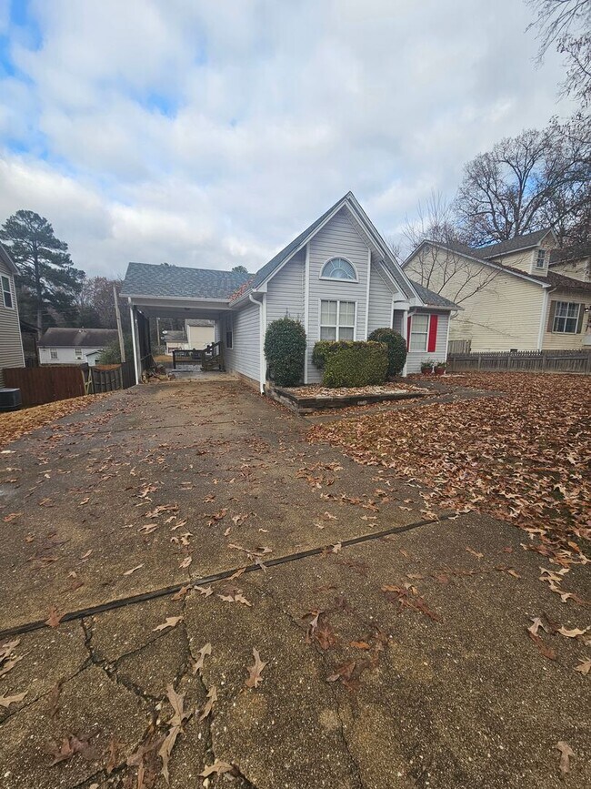Building Photo - Home in Benton