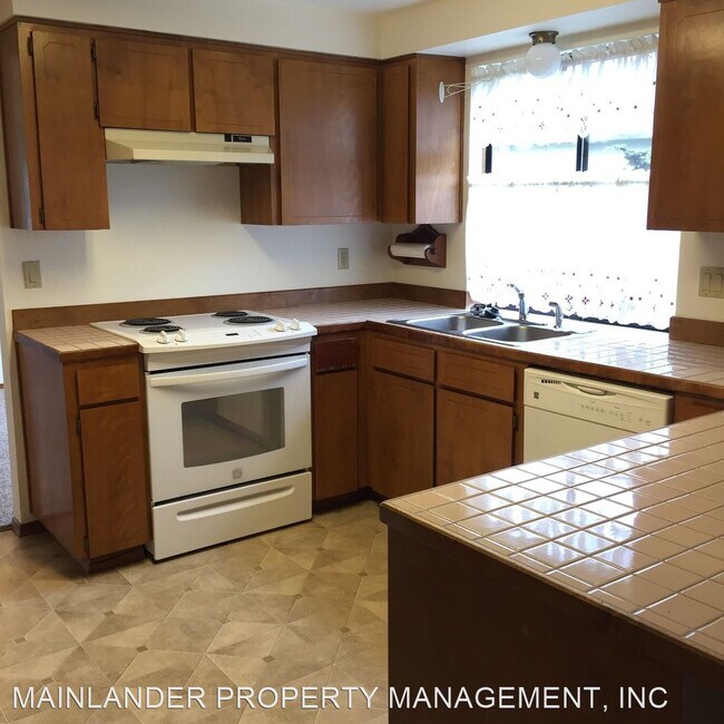 Foto del edificio - 3 br, 2 bath House - 13134 SW LAURMONT DRIVE