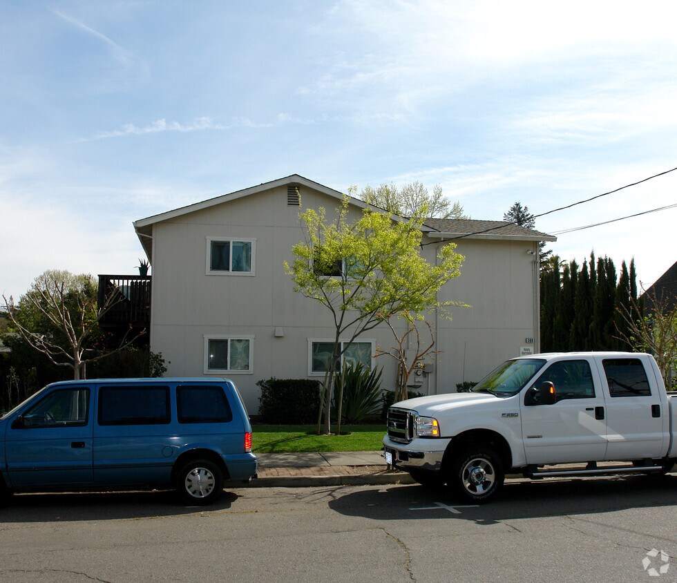 Building Photo - 308 East St