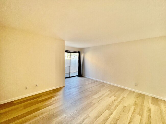 Building Photo - Newly remodeled 1B/1BA unit in Mira Mesa f...
