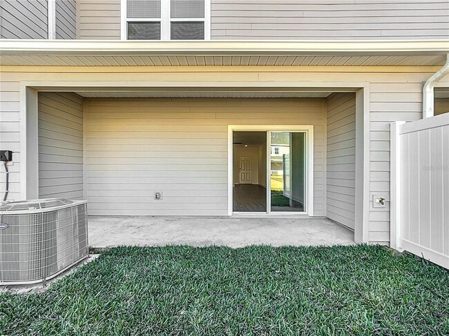 Building Photo - 4950 SW 81st Lp