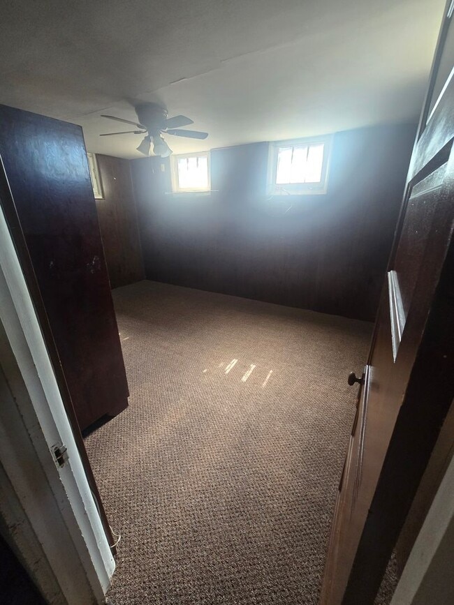 Building Photo - 2 Bedroom, 1 bonus room, and 2 bathroom house