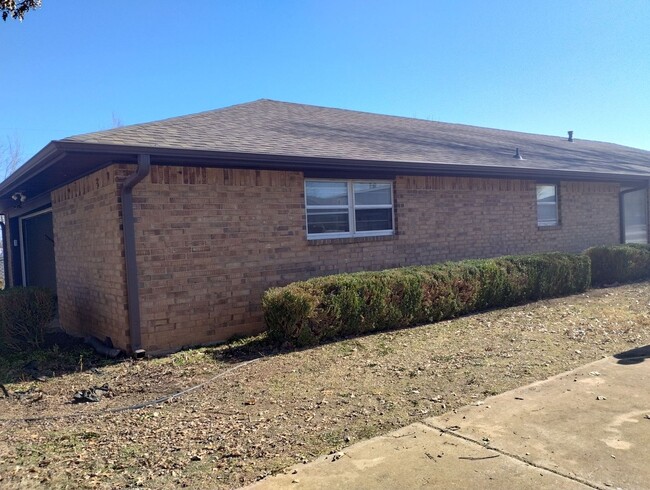 Building Photo - Home in Robinson's Landing!