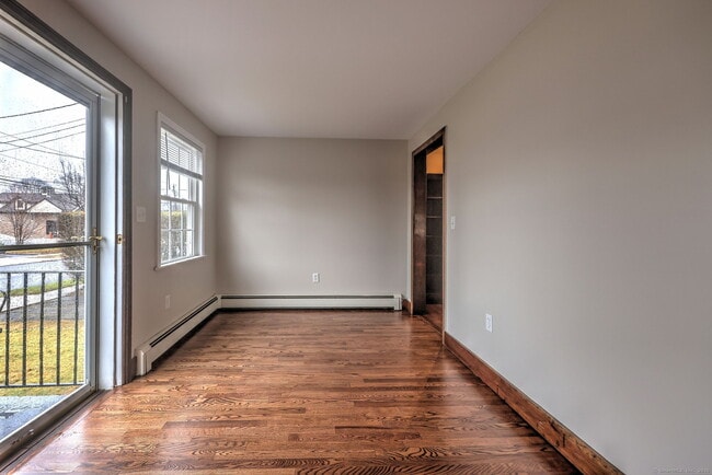Building Photo - 18 Cowles St