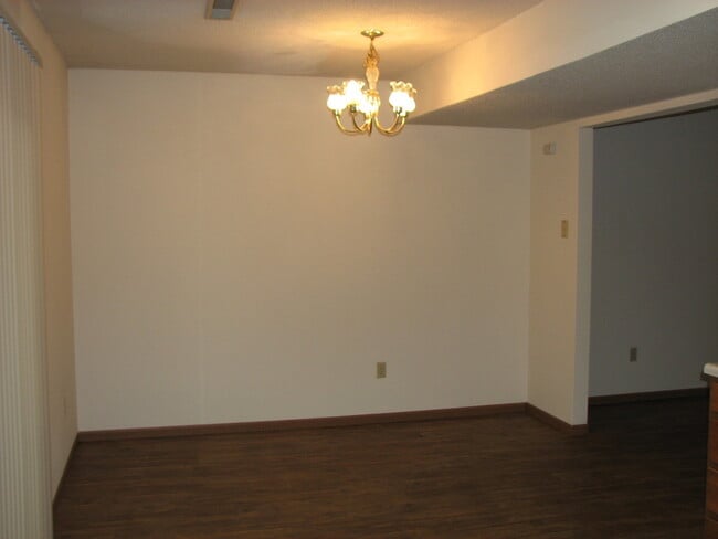 Building Photo - 3BR/2BA on EAST CAMPUS!