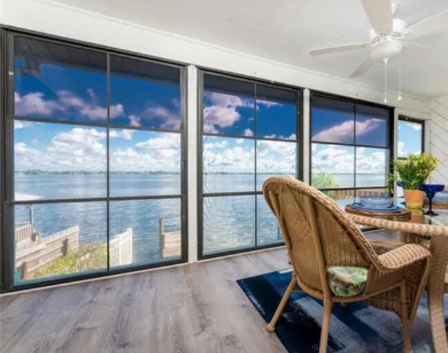 Foto del edificio - 5041 N Beach Rd