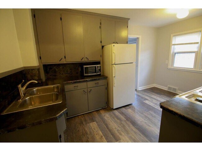 Foto del edificio - 4634 Cedar Ave S