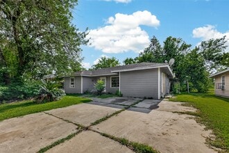 Building Photo - 10506 Buffum St