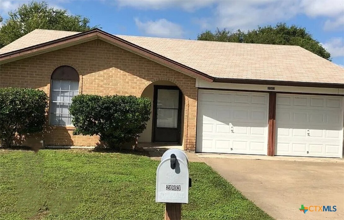 Foto principal - 2003 Dennis St