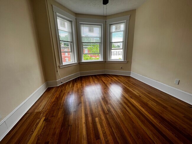Foto del edificio - 884 Huntington Ave