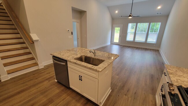 Foto del edificio - 3 Bed, 3 Bath Townhome Available in Boilin...