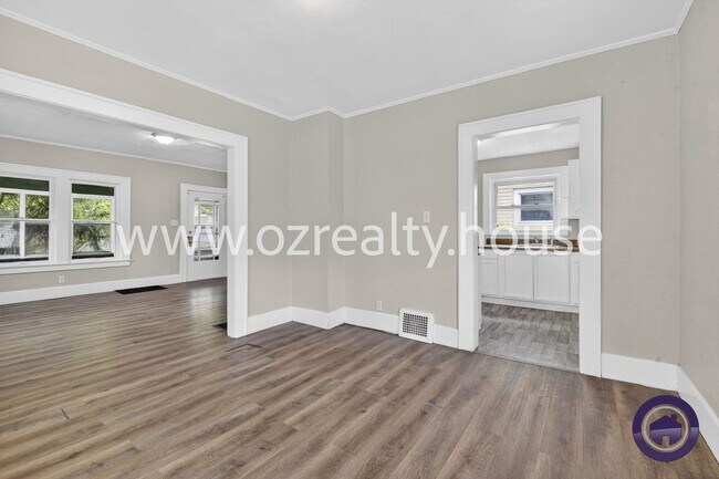Foto del edificio - 3725 Hoiles Ave