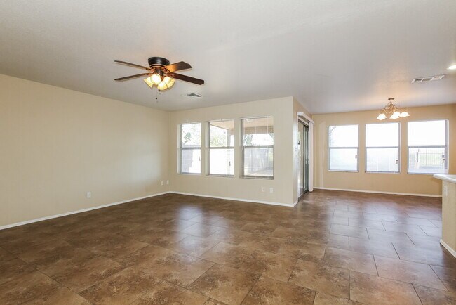 Building Photo - 3221 W Cavedale Dr