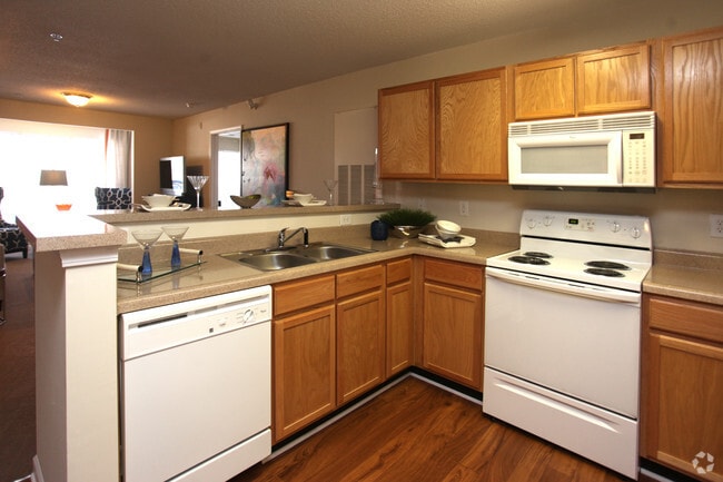 Building Photo - Legacy at Friendly Manor