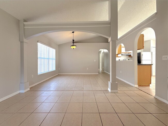 Building Photo - 3/2 Home with a 1-Car Garage in Apopka