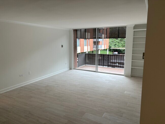 Foto del edificio - 1300 Queens Rd