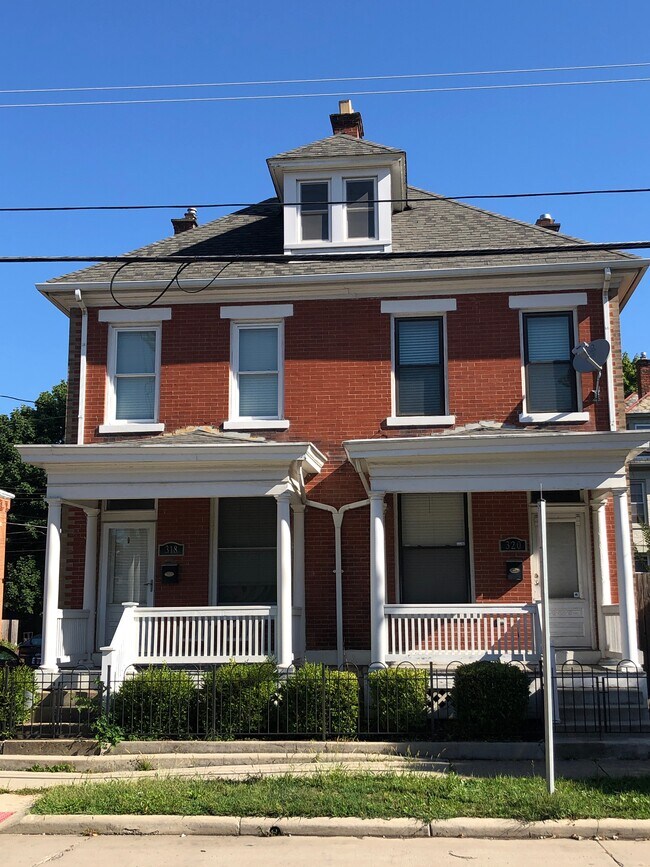 Foto del edificio - 320 E Whitter St