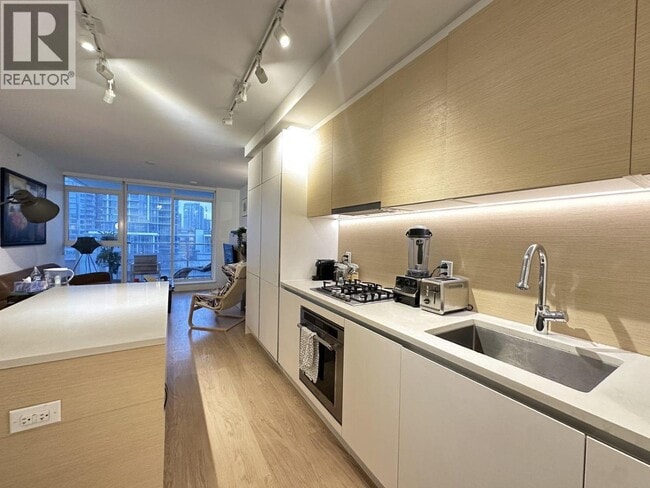 Building Photo - 657 Whiting Way