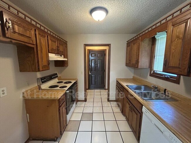 Building Photo - 1415 S Arcadia Ave