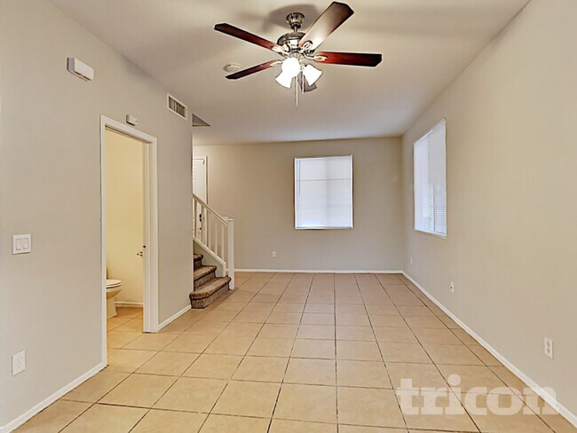 Foto del edificio - 4925 S 15th Pl