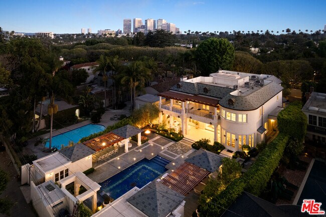 Foto del edificio - 718 N Rodeo Dr