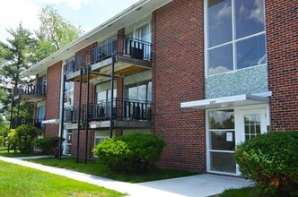 Building Photo - 2409 Louise Ave