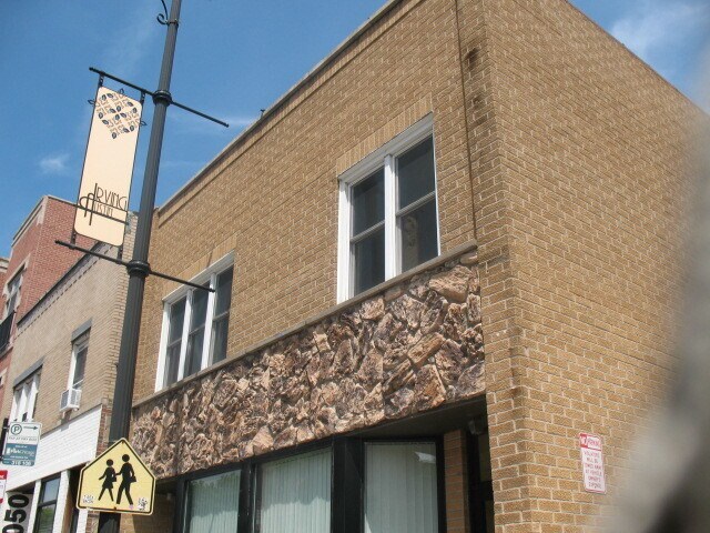 Foto del edificio - 6046 W Irving Park Rd