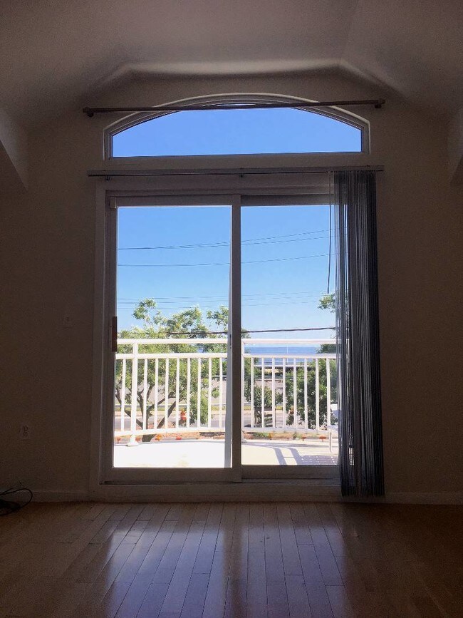 Building Photo - 481 Father Capodanno Blvd