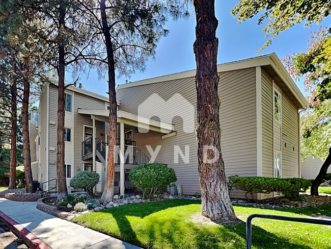 Building Photo - 2336 Roundhouse Rd