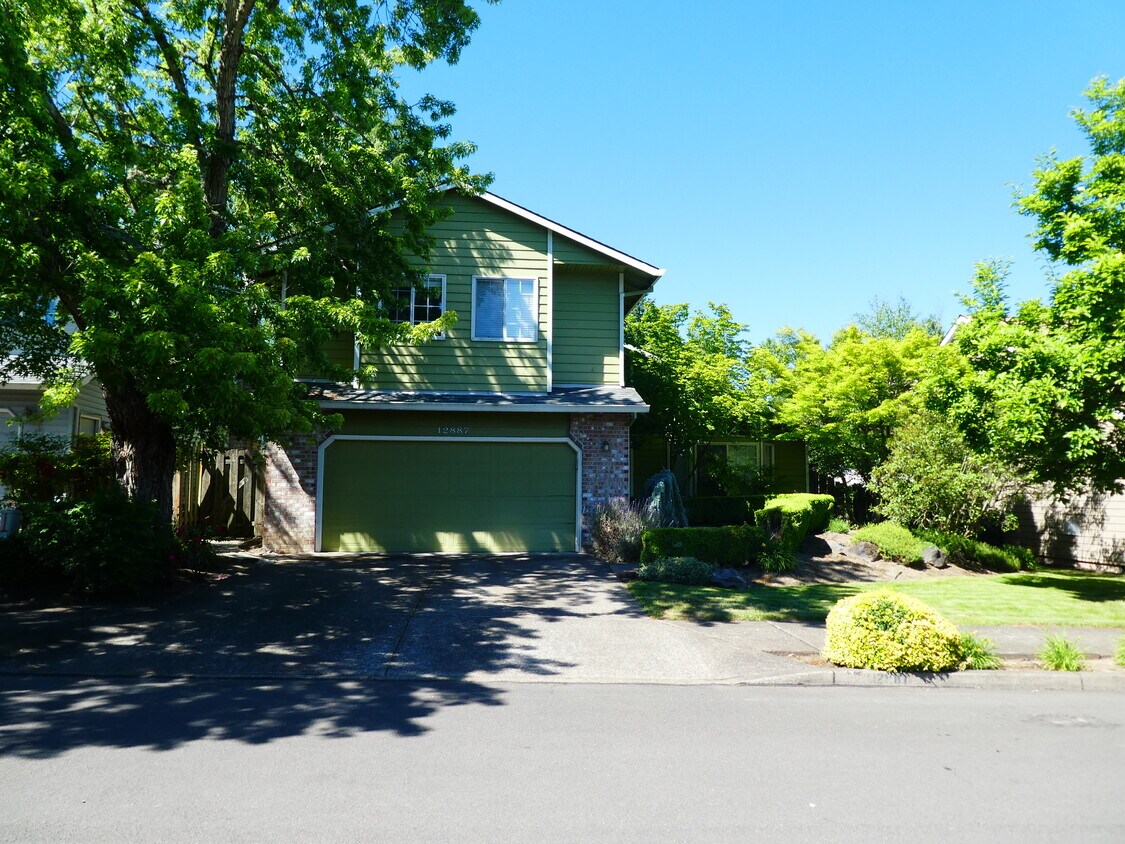 Foto principal - 12887 SW Village Park Ln
