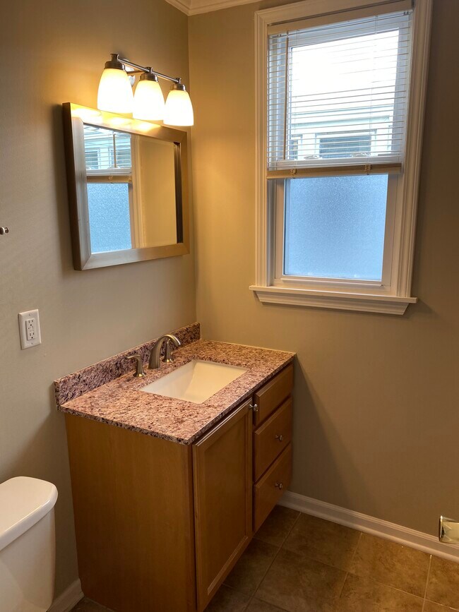 Foto del edificio - 1353 Lakepointe St