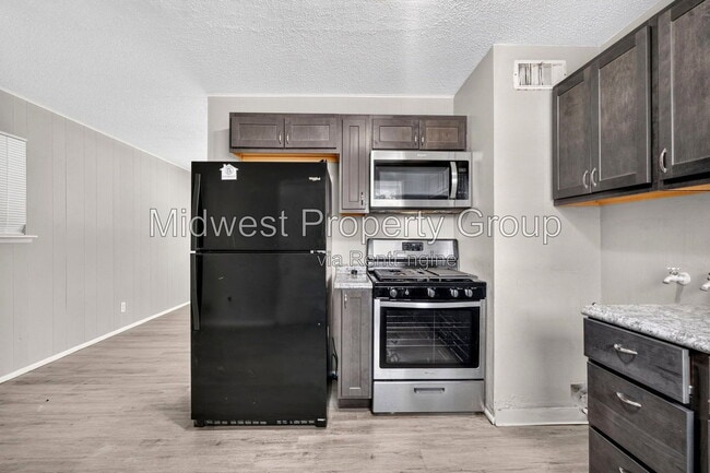 Building Photo - 1446 Vero Dr