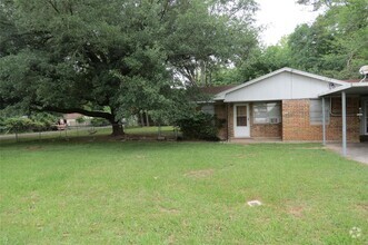 Building Photo - 340 West Dr