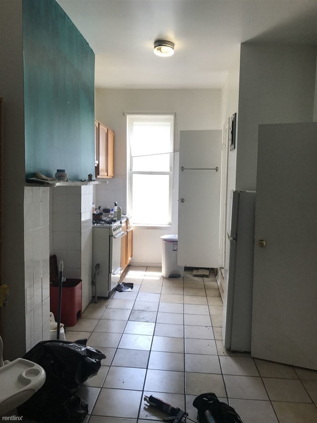 Building Photo - 1 br, 1 bath  - 202 Nassau Ave 3L