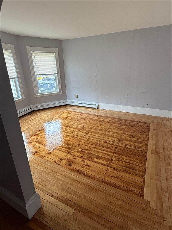 Foto principal - 677 Western Ave