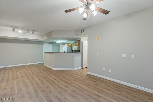 Building Photo - 10550 W Alexander Rd