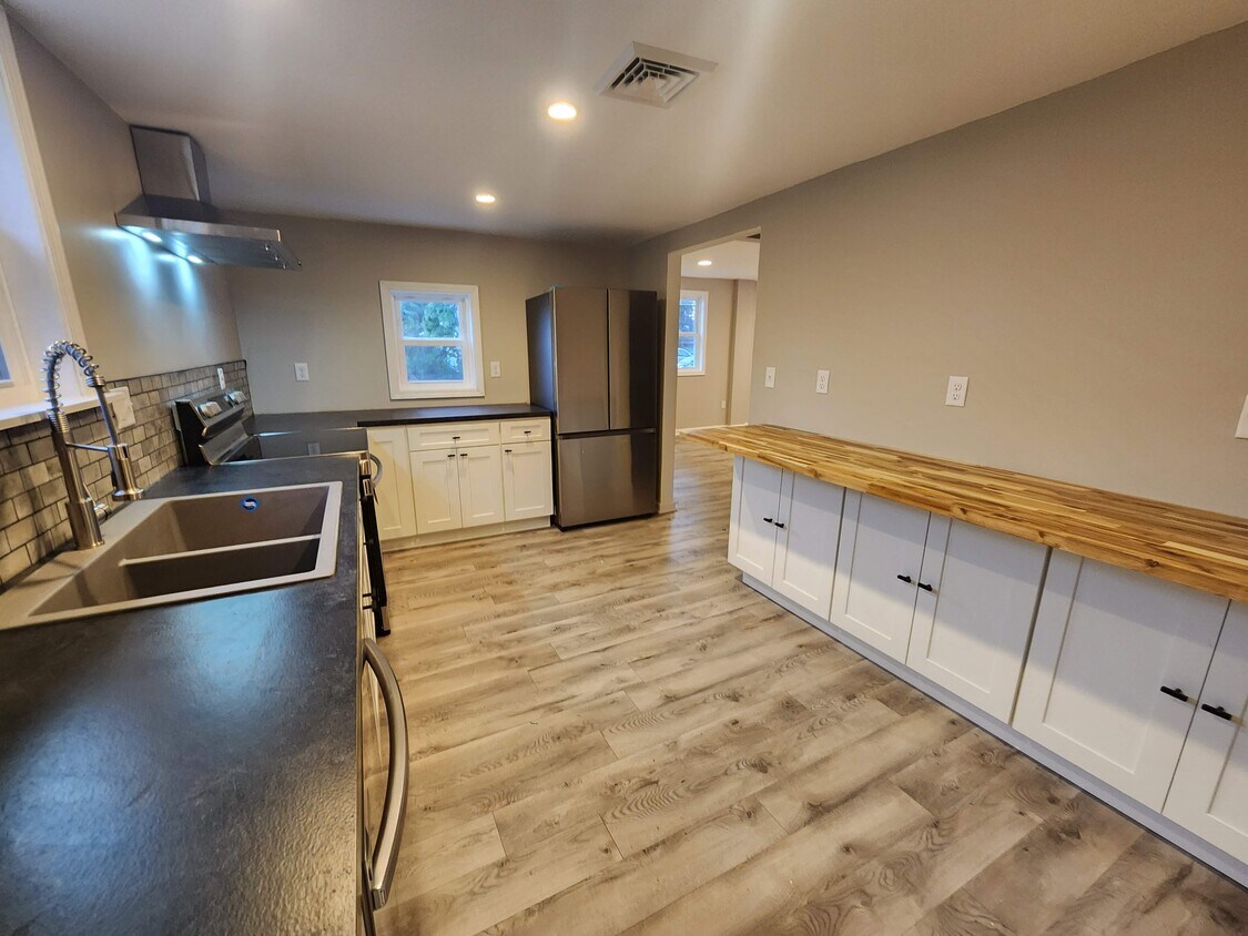 Foto principal - 4717 Fox Ave