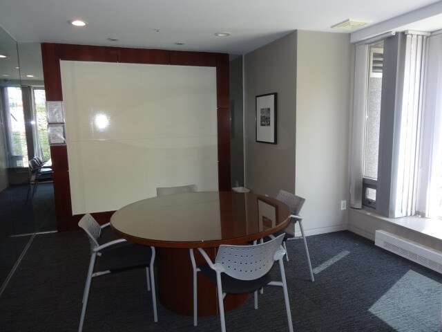 Photo du bâtiment - 1200 W Georgia St