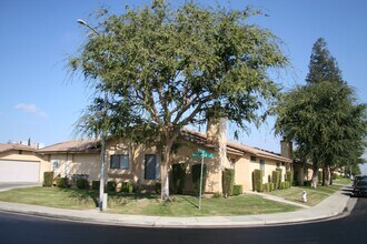 Building Photo - 8600 White Rock Dr