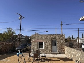 Building Photo - 2721 Sacramento Ave