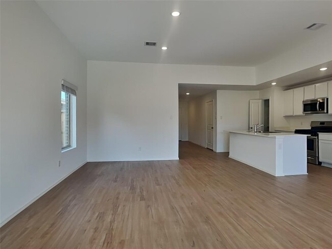 Building Photo - 27019 Breakaway Lane