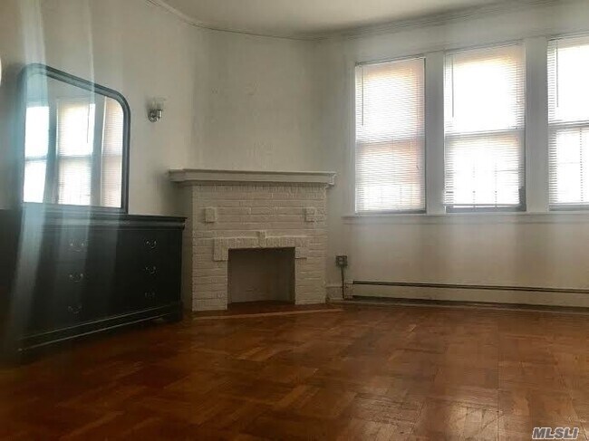 Building Photo - 45-40-45-44 44th St