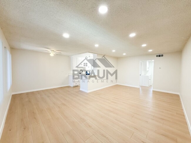 Building Photo - 6041 Whitsett Ave