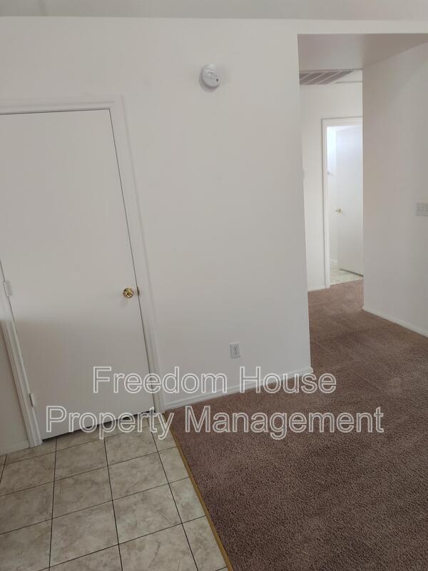 Foto del edificio - 2341 E Calvada Blvd